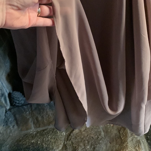 Taupe tank - Picture 3 of 3